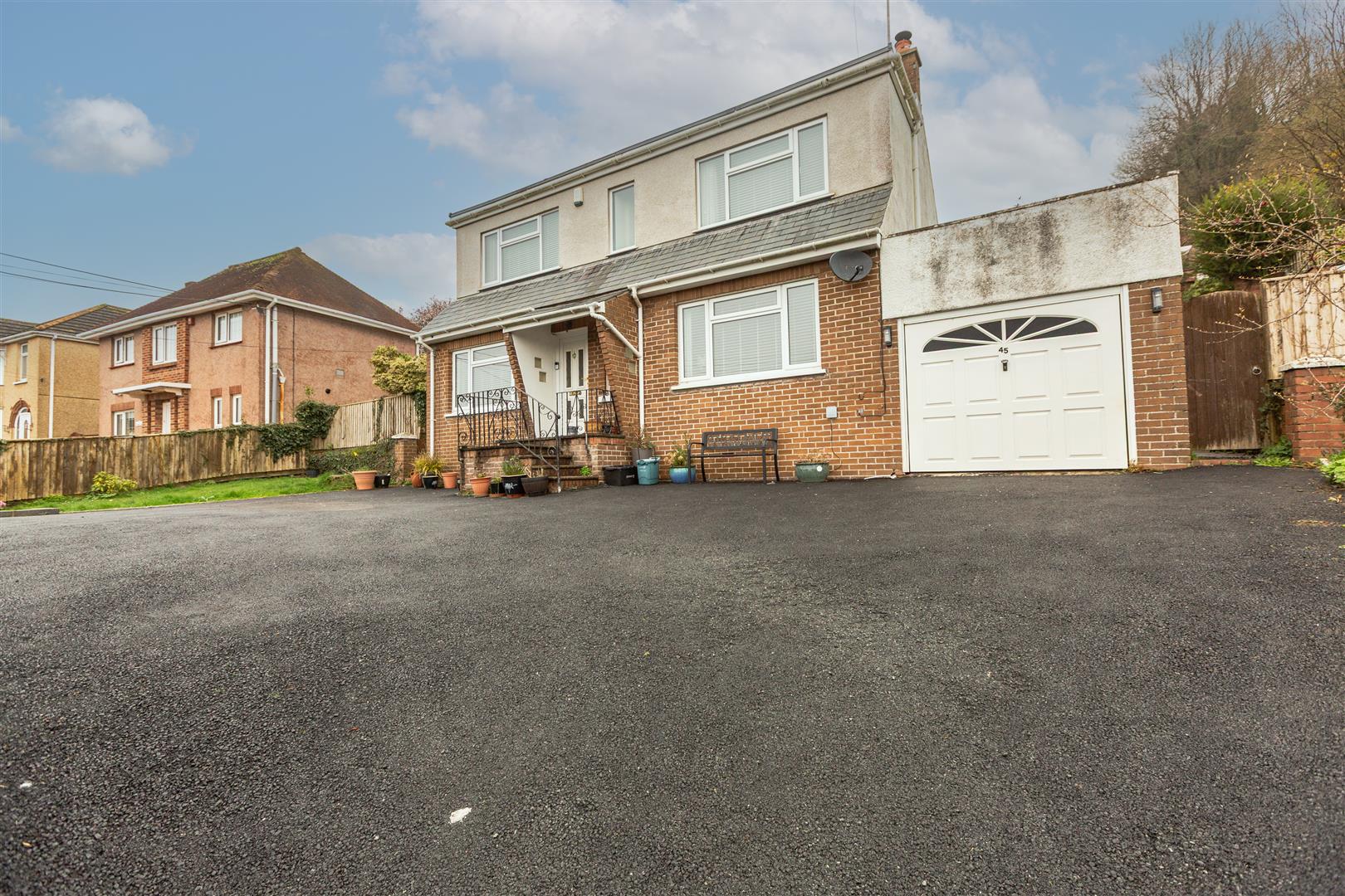 Gwscwm Road, Burry Port, SA16 0BS